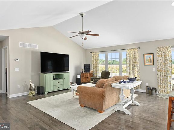 4th image of 129 William Ross Ln