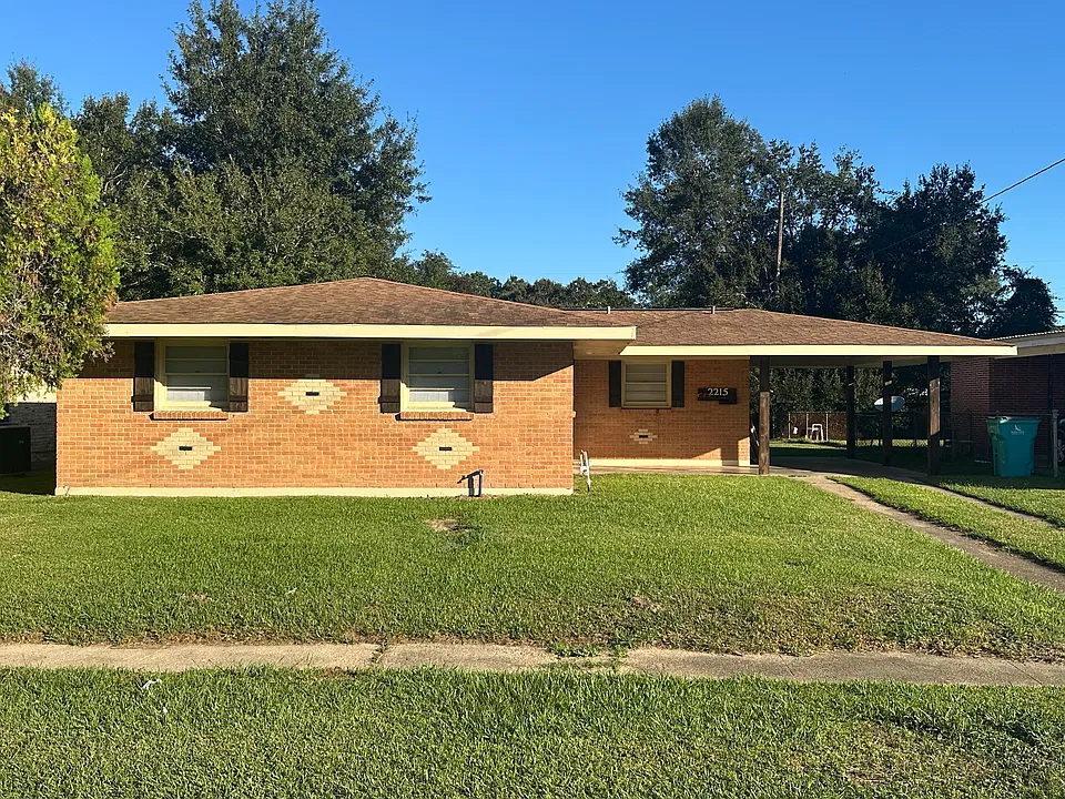 2215 Ledoux Cir