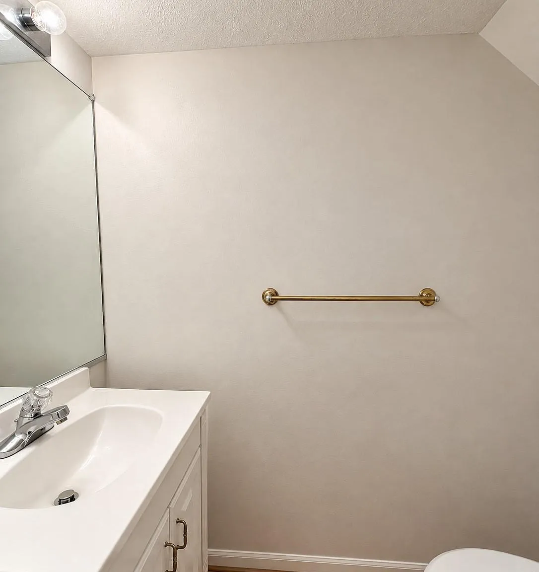 3 bed, 4.0 bath, 2220 sqft, $2,900 — Photo 3