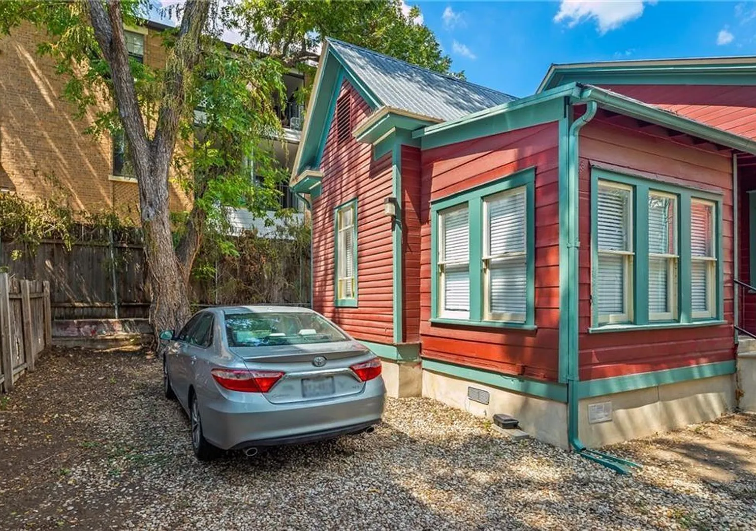 209 E. 31st St - Walking distance to UT free standing house with a yard — Photo 3