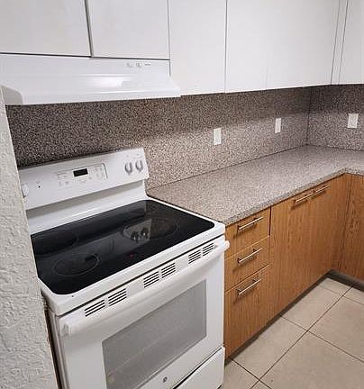 5th image of 15201 NE 6th Ave #1-C109