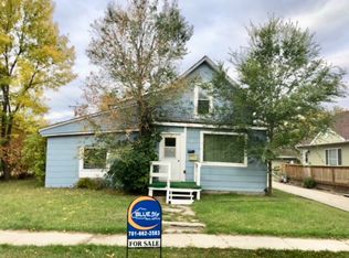 813 8th Ave NE, Devils Lake, ND 58301