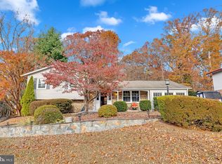 2218 Windjammer Dr, Woodbridge, VA 22192