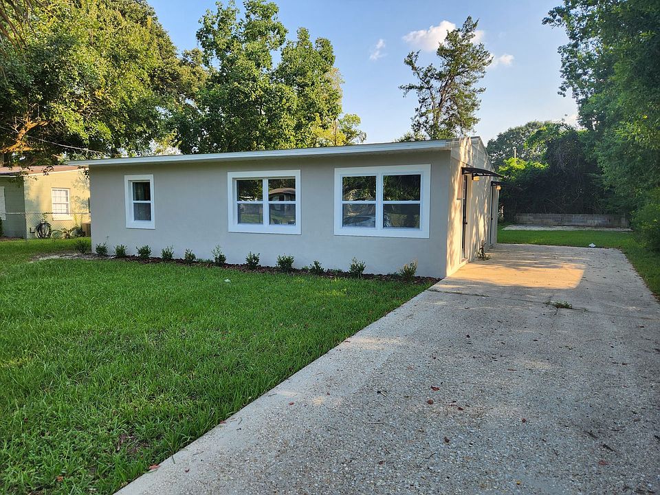 1st image of 17 Norwood Dr