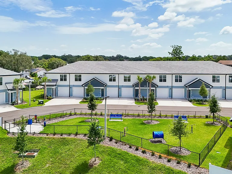 Lake Tavares Apartments — Photo 69