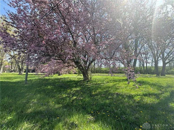 10406 Primrose Rd, New Paris, OH 45347