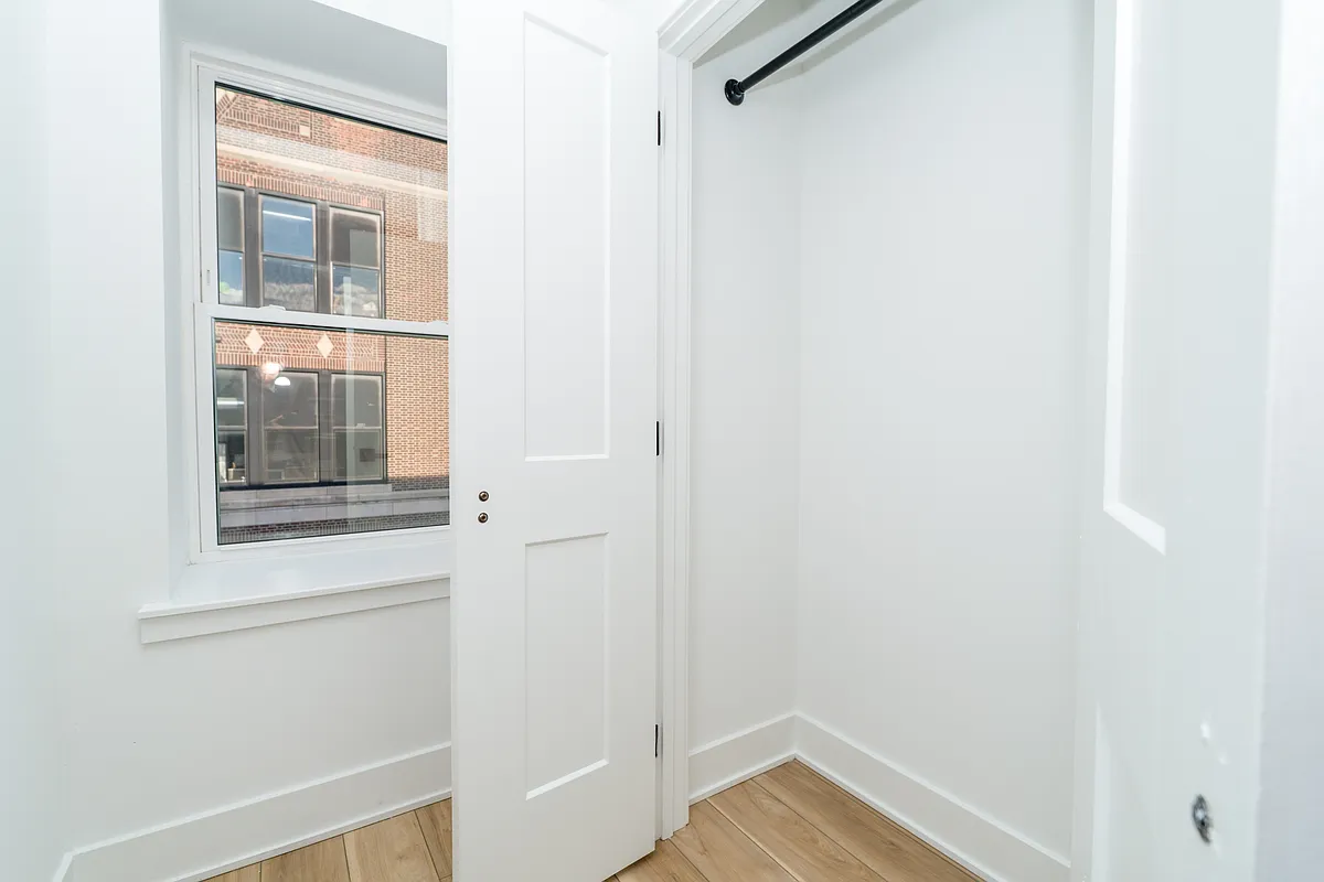 Building Photo - 2700 E Auburn St #G203