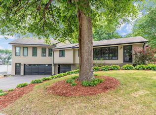 5001 Woodridge Rd, Mound, MN 55364