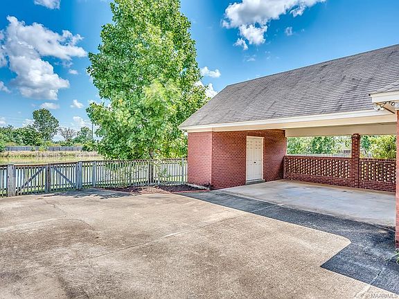3rd image of 1019 Hallwood Ln