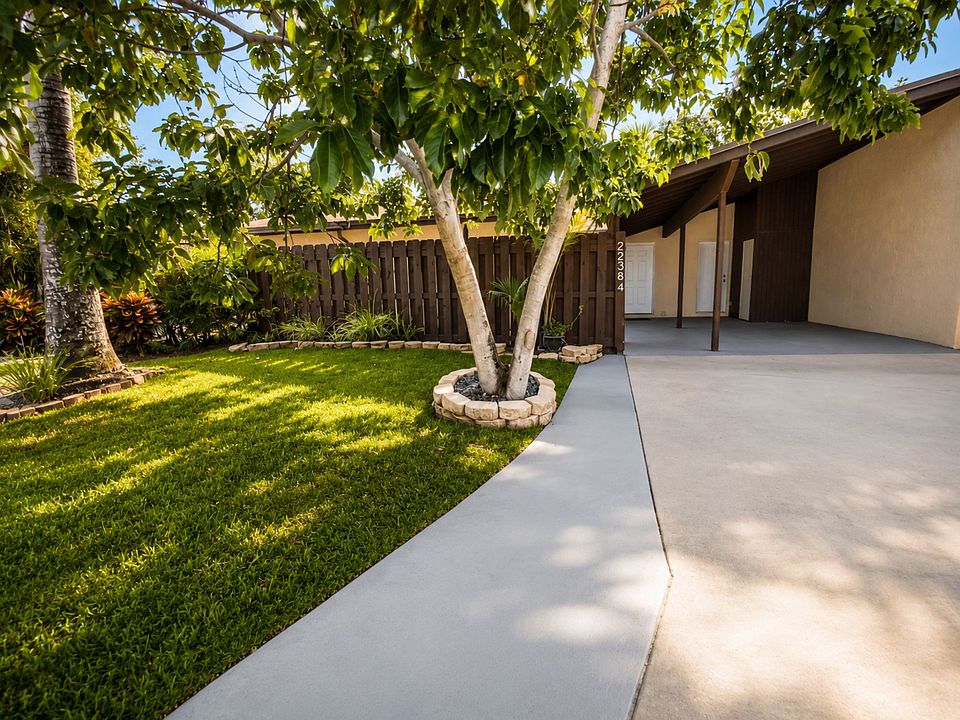 1st image of 22384 Palomita Dr