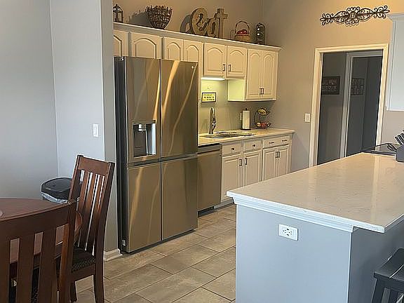 5th image of 335 Wisteria Ct