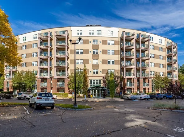 273 Cambridge Rd APT 509, Woburn, MA 01801