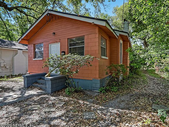 3rd image of 446 W 26TH Street