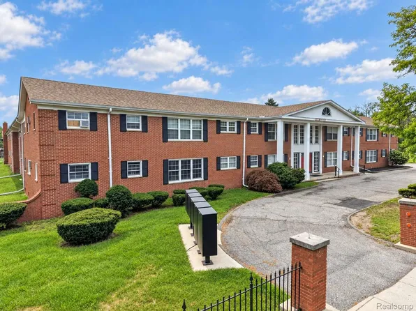 25301 Five Mile Rd APT 109, Redford, MI 48239