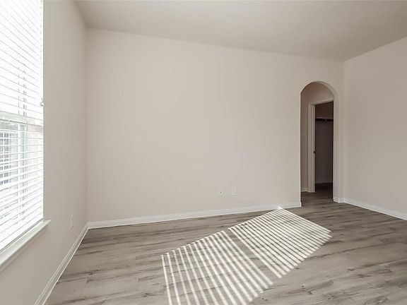 4th image of 12234 Maura Ln