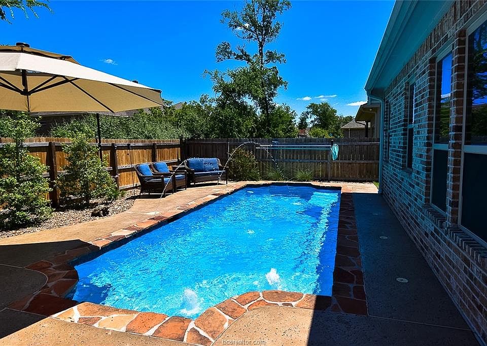1st image of 15710 Timber Creek Ln
