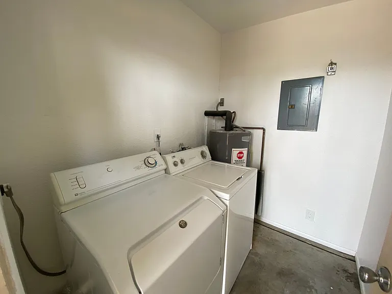6243-6249 E Greenway Cir — Photo 3