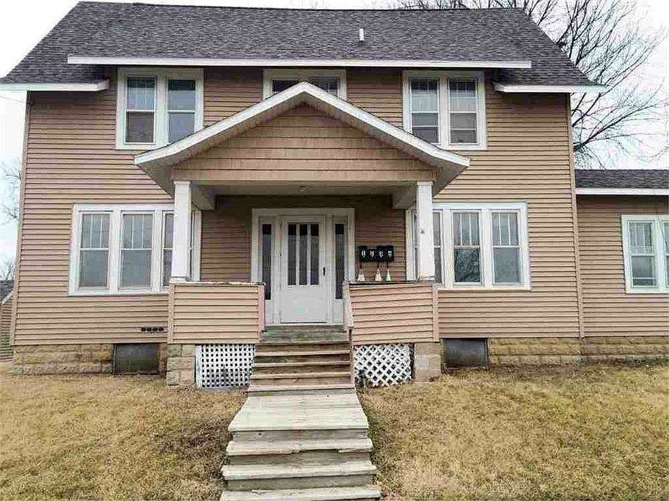 1st image of 1402 16th Ave
