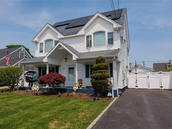 948 Mirabelle Avenue, Westbury, NY 11590