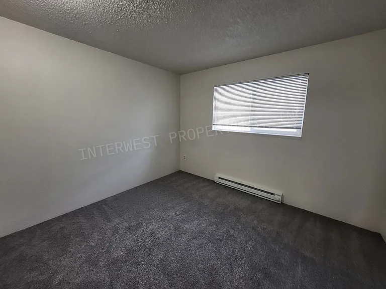 4440-4450 SE 26th Ave — Photo 10