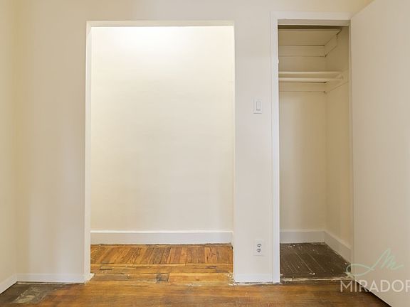 5th image of 190 Norfolk St APT 5