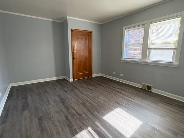 2560 Clinton St #1C, River Grove, IL 60171