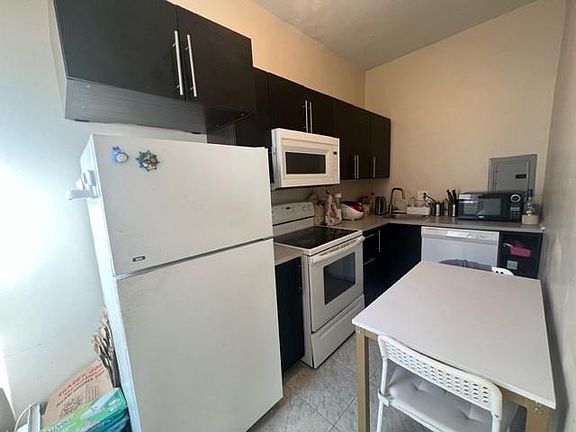2nd image of 1091 Boylston St APT 22