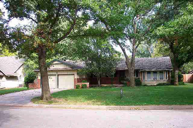 1st image of 926 N Stratford Ln