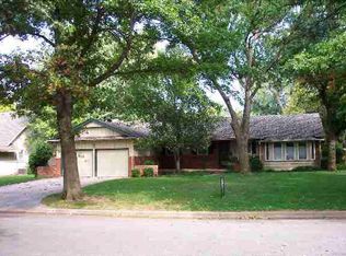 926 N Stratford Ln, Wichita, KS 67206