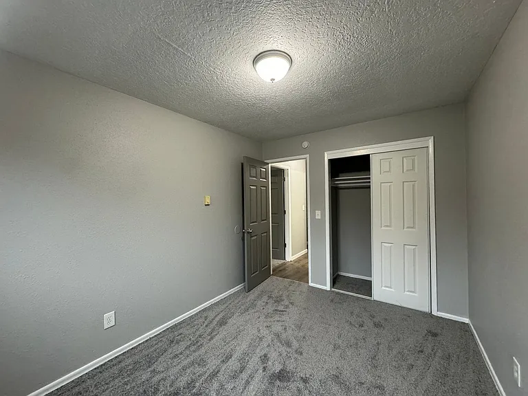 15220 SE Stark St #1-21 — Photo 30