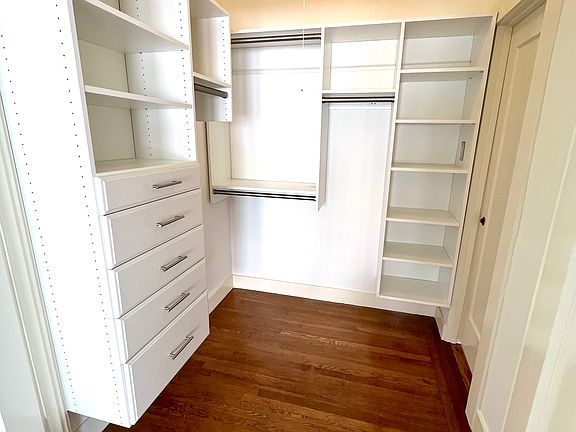 5th image of 2301 Bay St APT 203