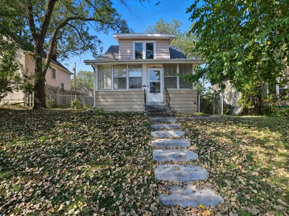 1063 Dale St N, Saint Paul, MN 55117