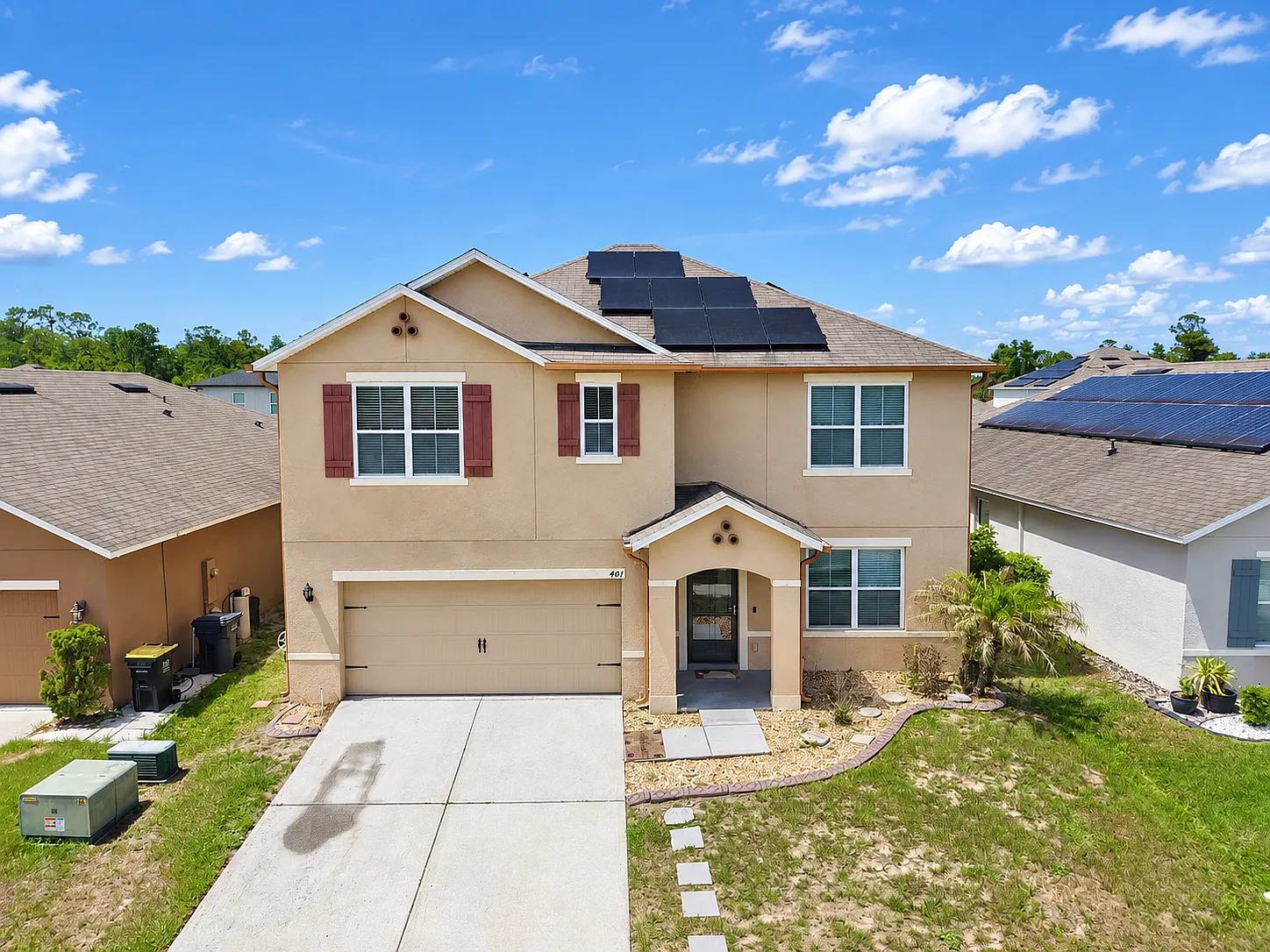 5 bed, 2696 sqft, $2,400 — Photo 2