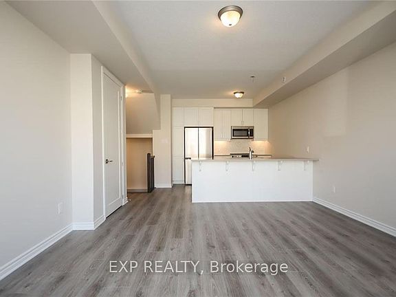 3rd image of 808 Mikinak Rd