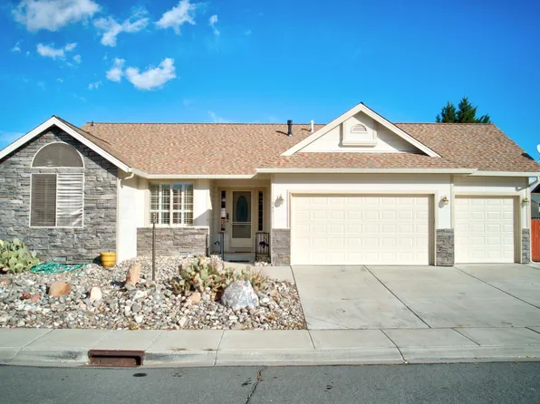 145 N Pointe Cir, Dayton, NV 89403