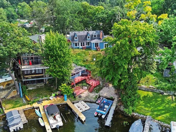 546 Bellevue Ave, Lake Orion, MI 48362