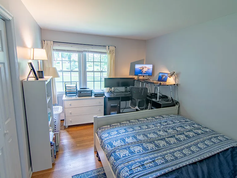 113 Dogwood Ln — Photo 3