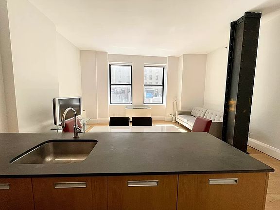 4th image of 71 Nassau St APT 5D