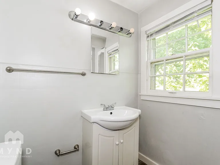 1222 Eastern Valley Rd — Photo 21