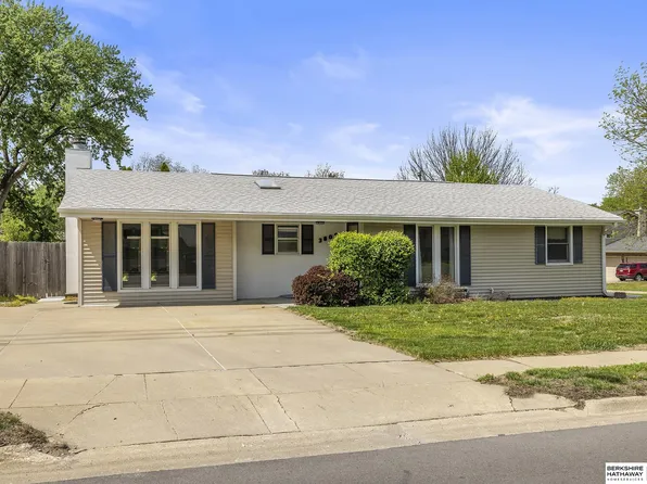 3809 S 56th St, Lincoln, NE 68506