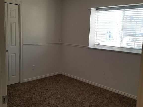 5th image of 1551 Westbury Way APT B