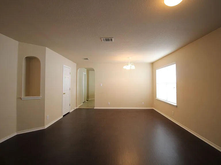 249 Val Verde Dr — Photo 2