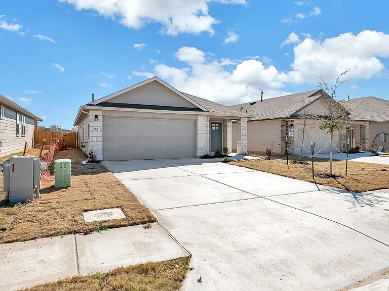 585 Apache Plum Dr — Photo 3