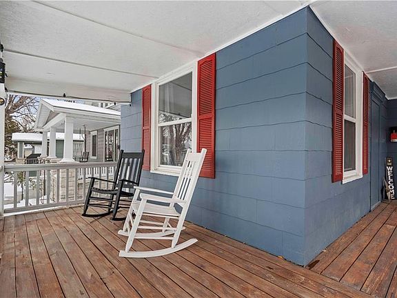 4th image of 3513 Metropolitan Ave