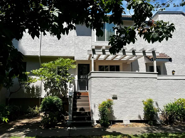 3034 Swallows Nest Dr, Sacramento, CA 95833