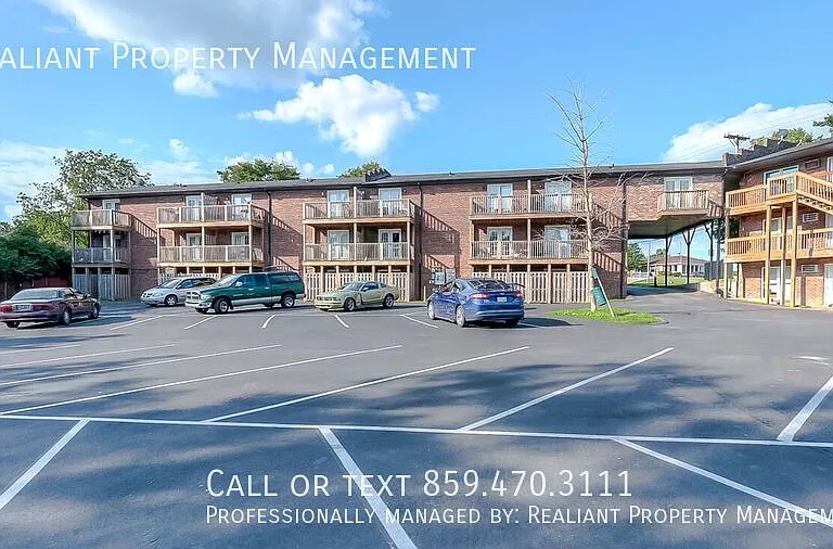 2021 Cambridge Dr #40 — Photo 10
