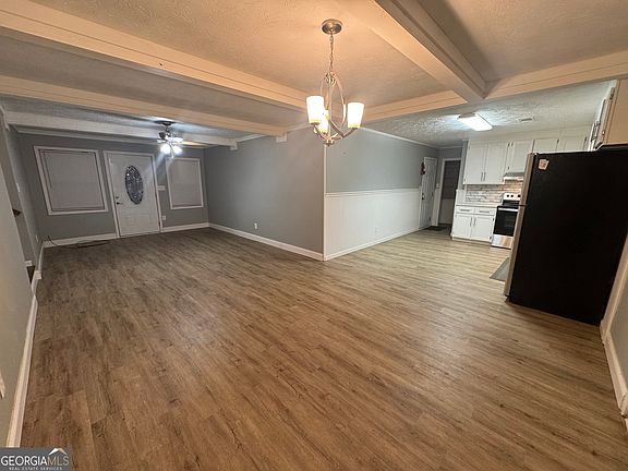 2nd image of 205 Gateway Dr