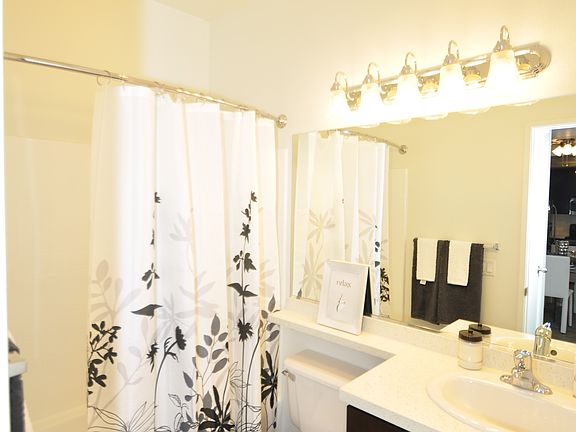 5th image of 780 Camino De La Reina APT 340