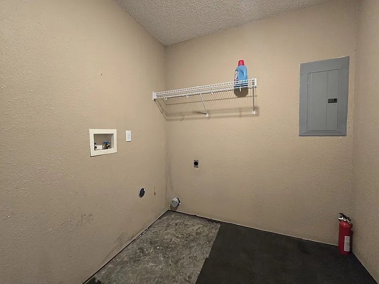 934 Egret St — Photo 20