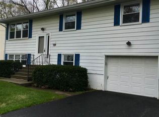 18 S Royal Dr, Albany, NY 12205